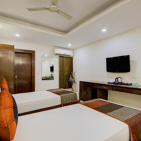 Airport La Sapphire Hotel & Restaurant New Delhi Eksteriør billede