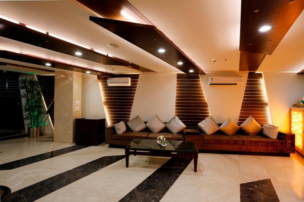 Airport La Sapphire Hotel & Restaurant New Delhi Eksteriør billede