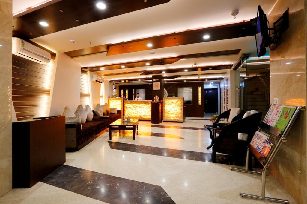 Airport La Sapphire Hotel & Restaurant New Delhi Eksteriør billede