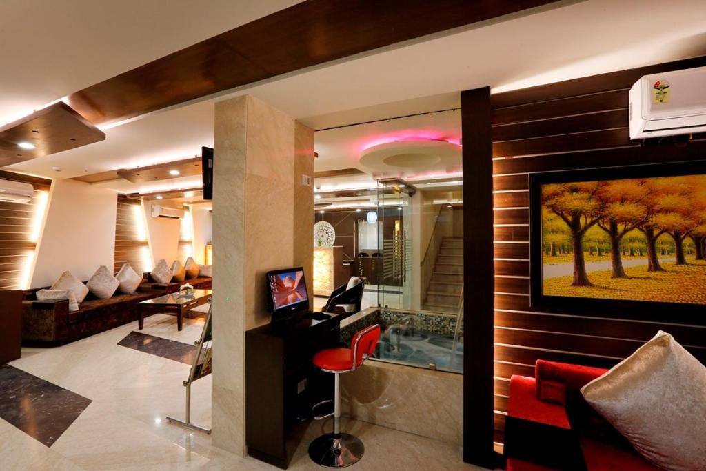 Airport La Sapphire Hotel & Restaurant New Delhi Eksteriør billede