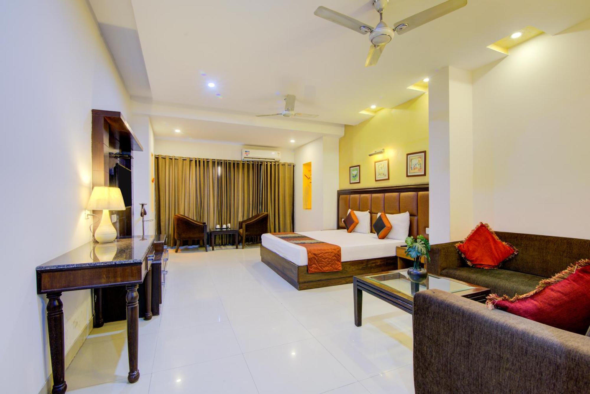 Airport La Sapphire Hotel & Restaurant New Delhi Eksteriør billede